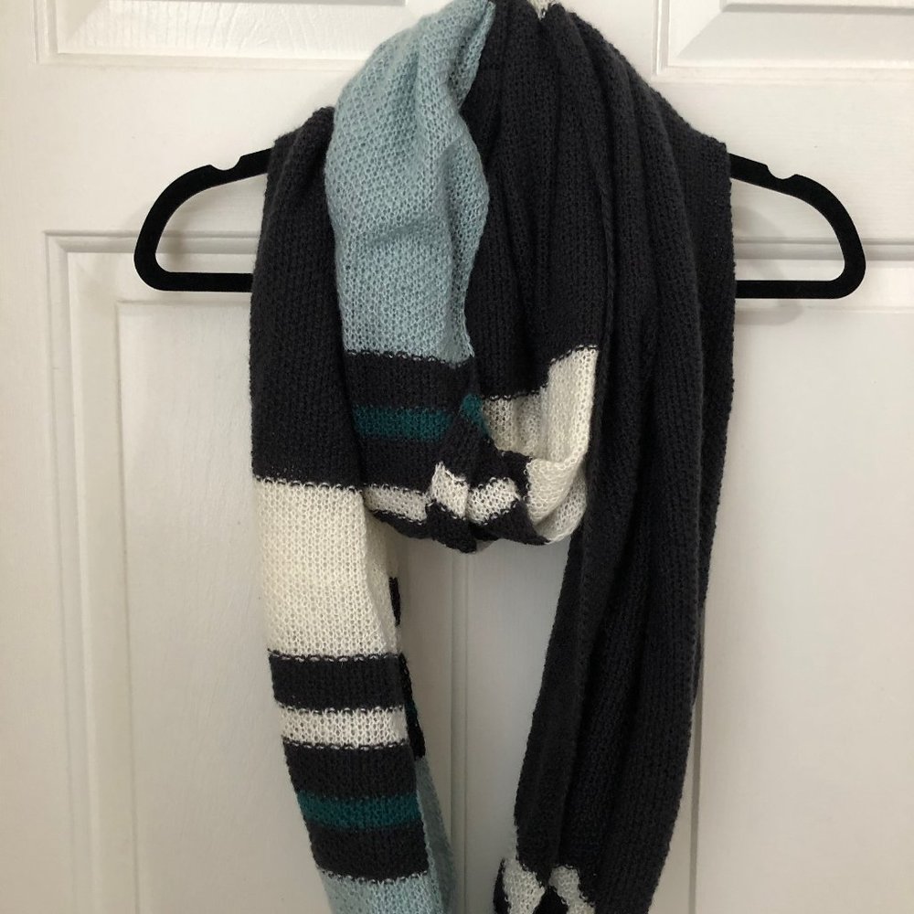 Fabletics Infinity Scarf